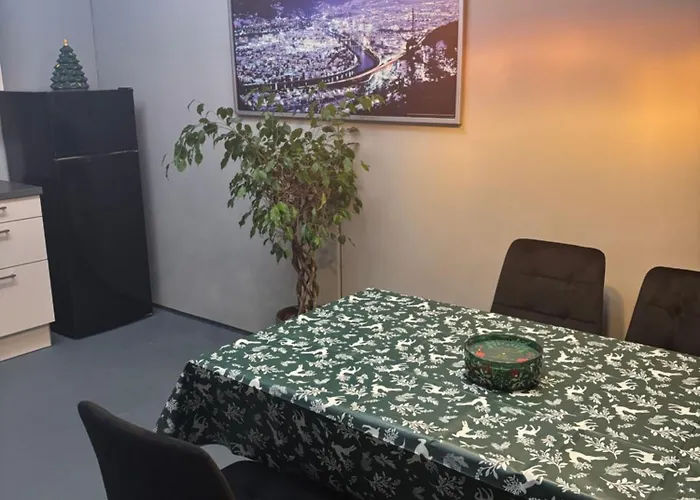 Moderne Neubau-Ferienwohnung Mit Terrasse & Parkplatz Nahe Seefeld