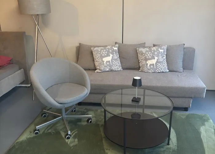 Moderne Neubau-Ferienwohnung Mit Terrasse & Parkplatz Nahe Seefeld Apartment *